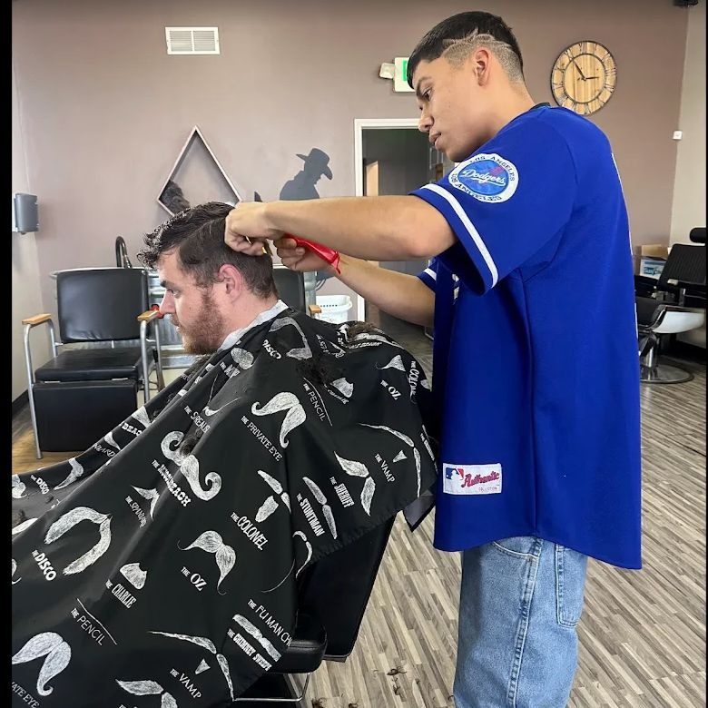 Alexis - Saloon Cuts barber